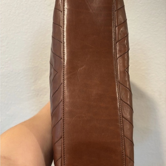 CHANEL Quilted Brown Leather Vintage Shoulder Bag - Picture 7 of 16